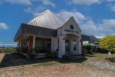 One Alo Hotel And Resort By Hiverooms