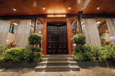 Hotel Limeshine Airport Transit