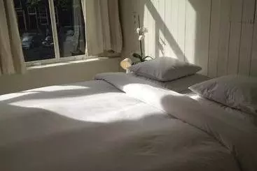 تختخواب و صبحانه Miauw Suites, Canal View City Centre