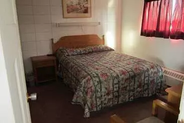 Camelot Court Motel