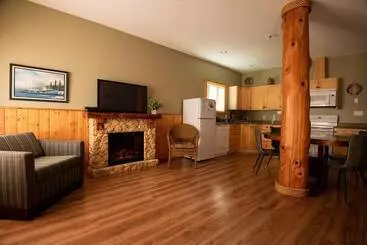 Hotel Cabins West