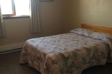 Wakiki Motel & Lounge