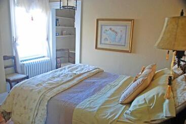 Apple Tree Historic B&b