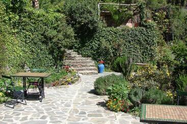 Bed and Breakfast Sierra Y Mar