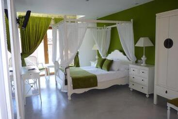 Hotelli Los Calaos De Briones