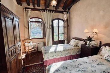 Bed and Breakfast Cortijo El Pino Retreat