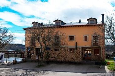 Hotel Tierra De Lobos