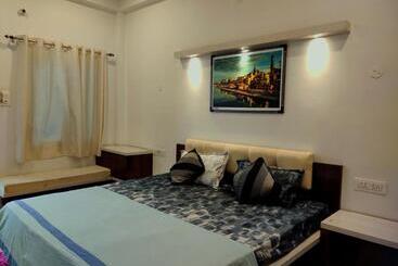 Bed and Breakfast Khushi Paying Guest House