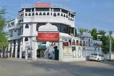 Hotelli Empire Palace