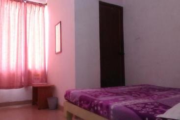 Hotell Spot On 74228 Galaxy Comforts