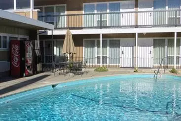 Coronet Motel