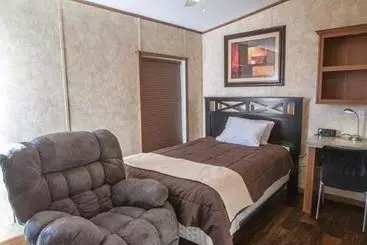 Hotell Cuero Oilfield Housing