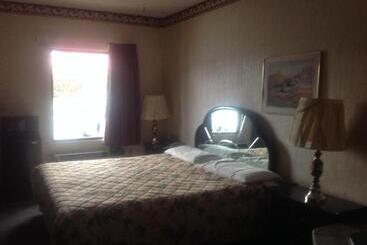 فندق Highway Inn