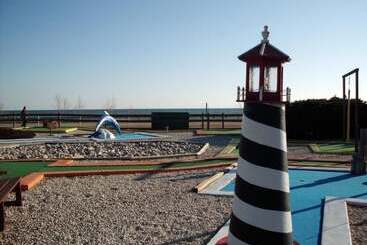 Отель Village Inn On The Lake