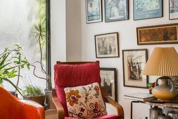 Ray's Bucktown Bed And Breakfast