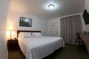 Col Pacific Motel