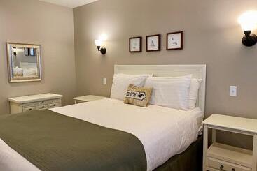 Отель Lighthouse Inn