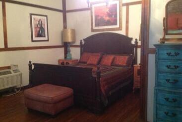 Отель The Main Street