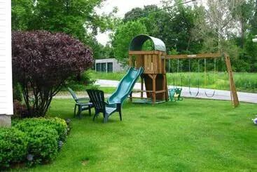 Knotty Pine Motel