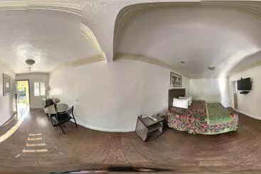 モーテル Apache Inn