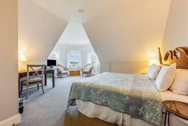 Motel Castle Manor Inn