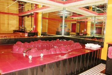 Gallery Holiday Motel