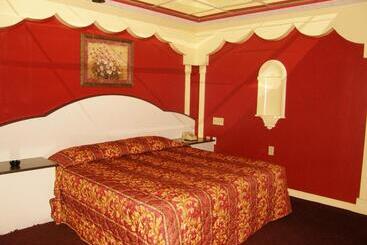 Gallery Holiday Motel