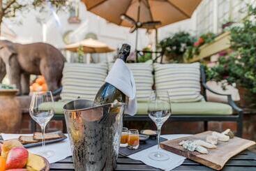 هتل L'auberge Carmel, Relais & Chateaux