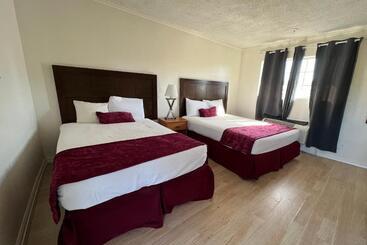 モーテル Hometown Inn North Hills