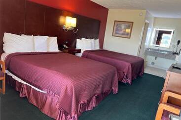 فندق على الطريق Surry Inn Dobson