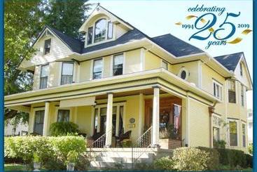 The Harkins House Inn Bed & Breakfast