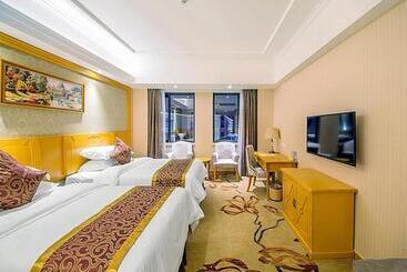 Vienna Hotel Guilin Wanfu Square