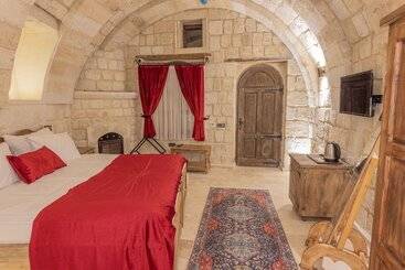 هتل Chakra Special Caves