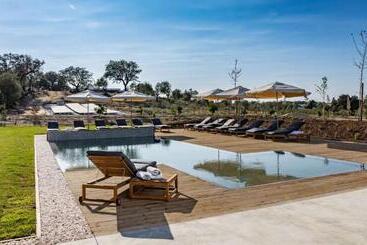 Hotel Quinta Da Amendoeira - Evora - The Farmhouse