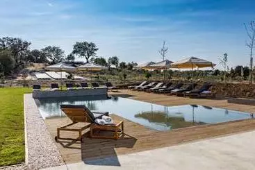 Hotel Quinta Da Amendoeira - Evora - The Farmhouse