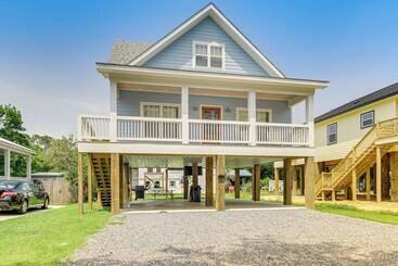 Mökkimajoitus Bay St Louis Home W/ Deck, Near Hollywood Casino!