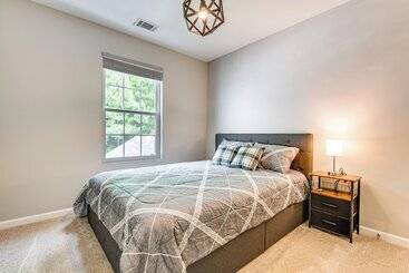 Сельский дом Canton Home W/ Fenced Yard: 6 Mi To Lake Allatoona