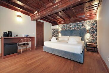 هتل Golden Pantheon Rooms