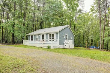 Mineral Cottage W/ Fire Pit: Steps To Lake Anna!