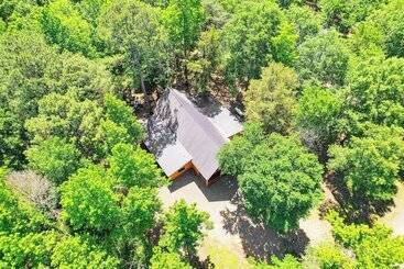 کلبه Pet Friendly Broken Bow Cabin W/ Private Hot Tub!