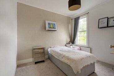 レジデンス Inviting 3 Bed House In Beckenham