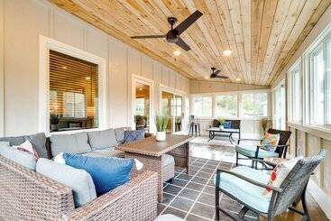 קוטג'' Scenic Yankton Retreat W/ Fire Pit: 1 Mi To Lake!