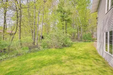 Mökkimajoitus Wausau Home W/ Deck Near Rib Mountain State Park!