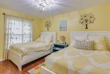 קוטג'' Zephyrhills Home   Lanai & Grill, Near Theme Parks