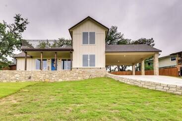 Dom wiejski Granbury Home: Across The Street From Boat Ramp!