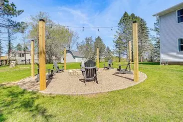 コテージ Lakefront Wisconsin Getaway: Fish, Boat, Relax!