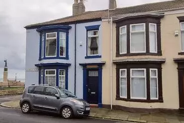 اقامتگاه Traditional 3 Bed House On The Historic Headland