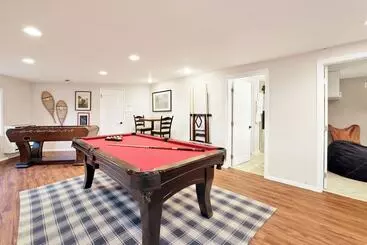 Mökkimajoitus Travertine Dome Home #2241