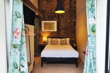 Bed and Breakfast Bankview