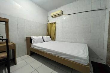 Hotel Oyo 94023 Kost Stan